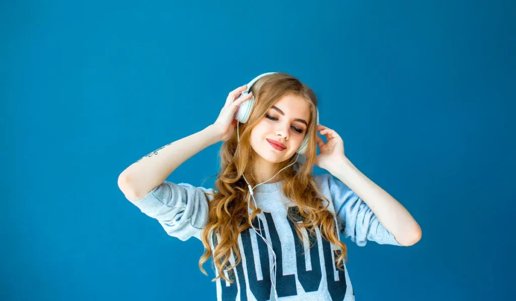 Top 5 Headphones for Crystal-Clear Audio and Deep Bass